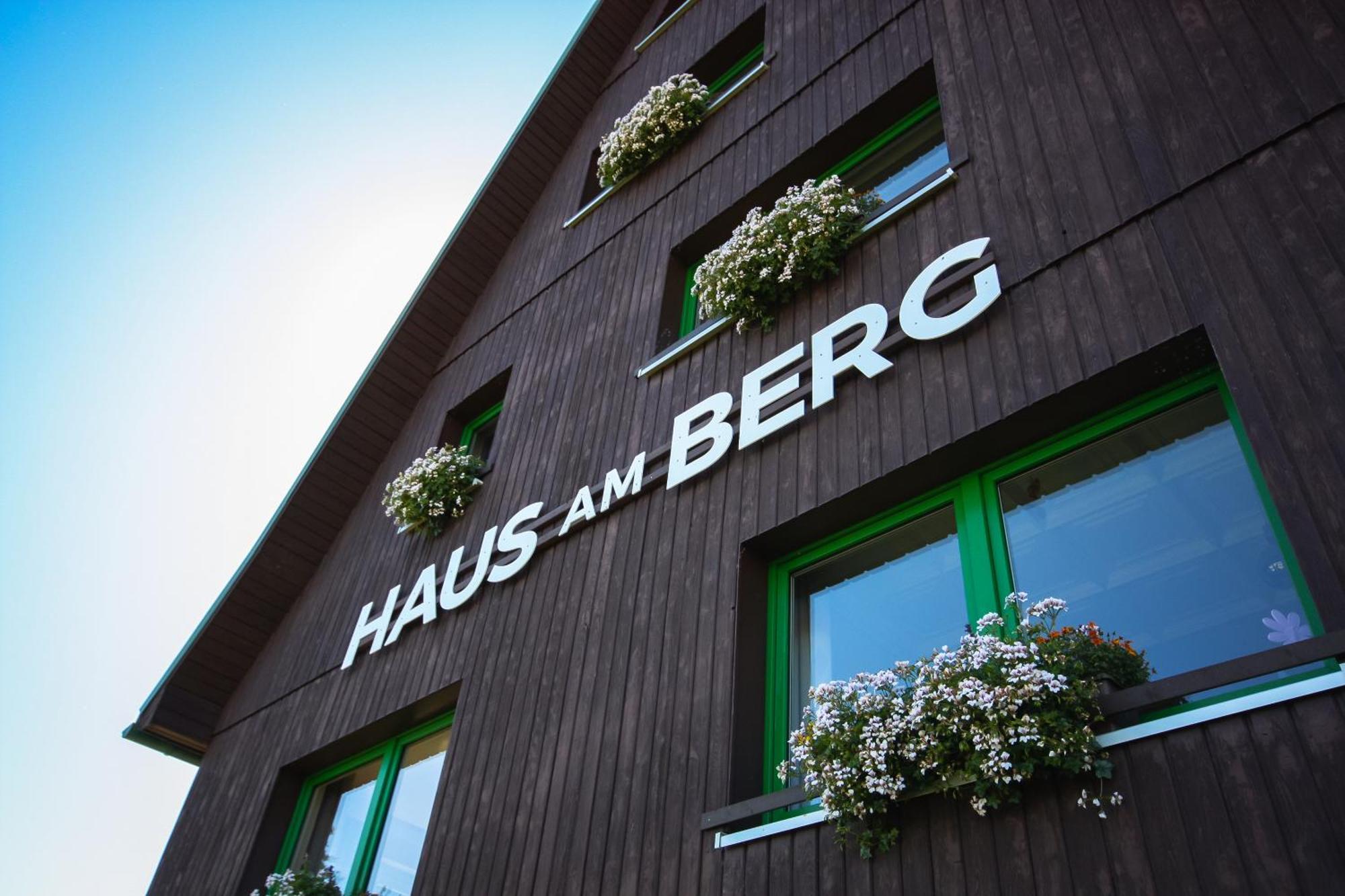 Haus Am Berg - Pension Direkt Am Skihang Oberwiesenthal Exterior foto